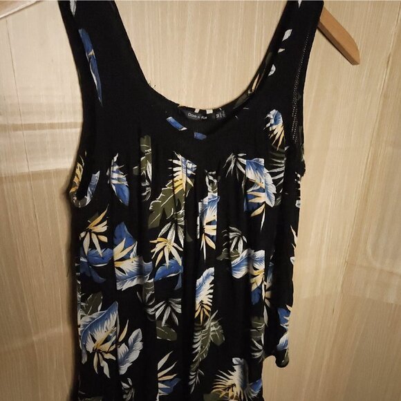 Doe & Rae Black Floral Flowy Tank Mesh Straps Medium - Picture 3 of 7